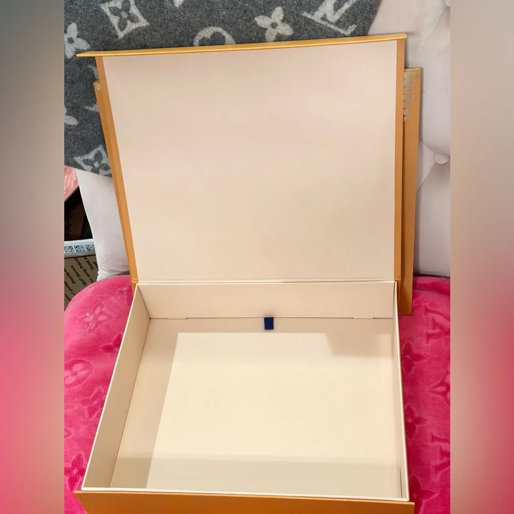 New Large Louis Vuitton Box and Bag - Picture 3 of 6